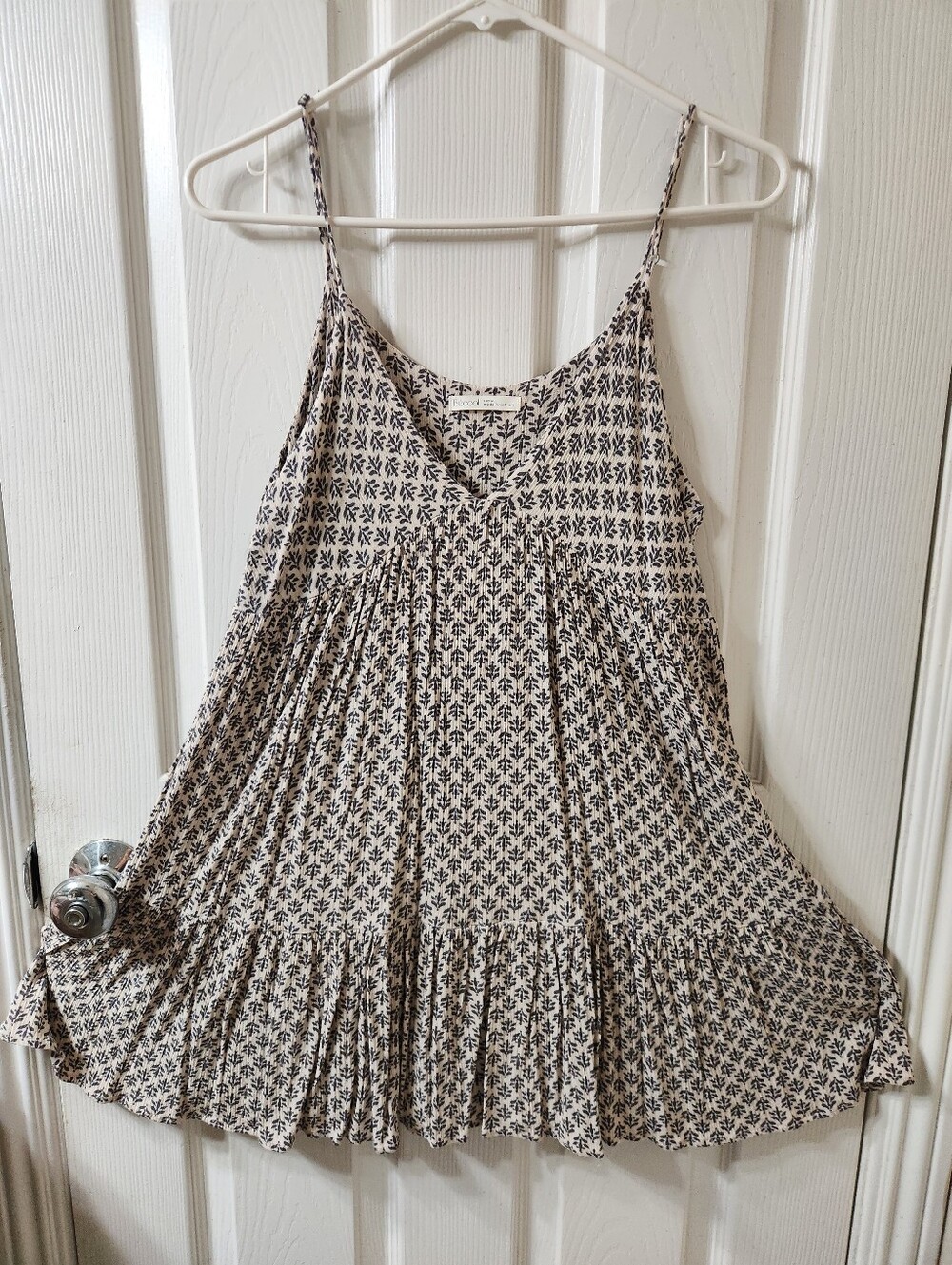 Sleeveless Cream Printed Spaghetti Strap Camisole